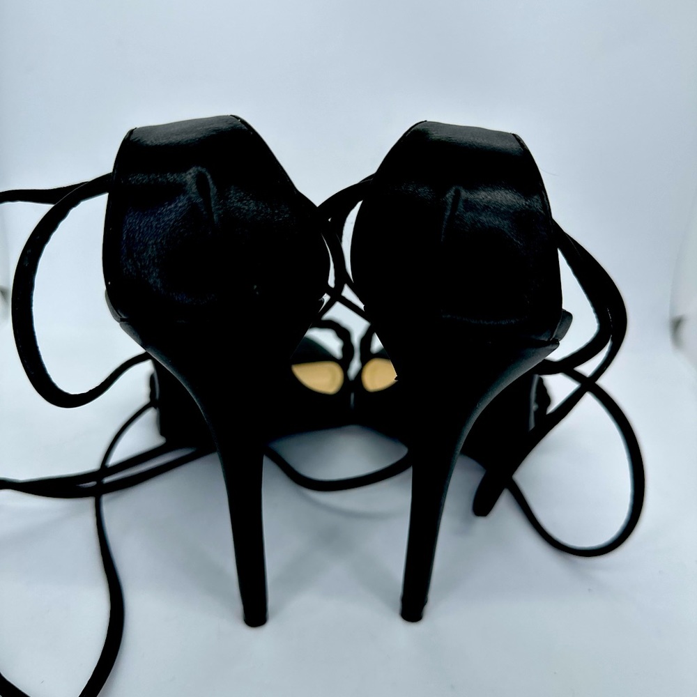 KAYLEEN by Los Angeles Black Wrap Heels. Size 10 - Picture 8 of 16